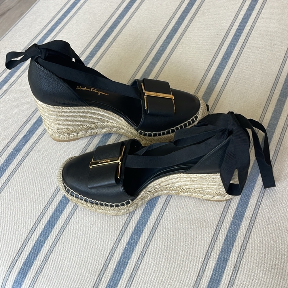 Black Salvatore Ferragamo Double Vara Bow Leather Wedge Espadrille - Picture 3 of 6